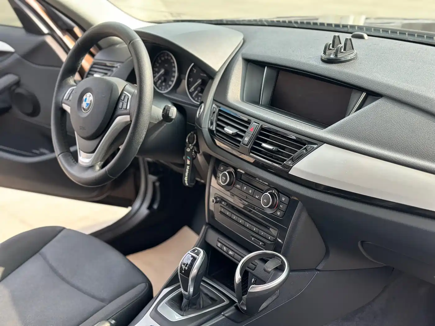 BMW X1 2014 sDrive18i Leading Edition фото 22