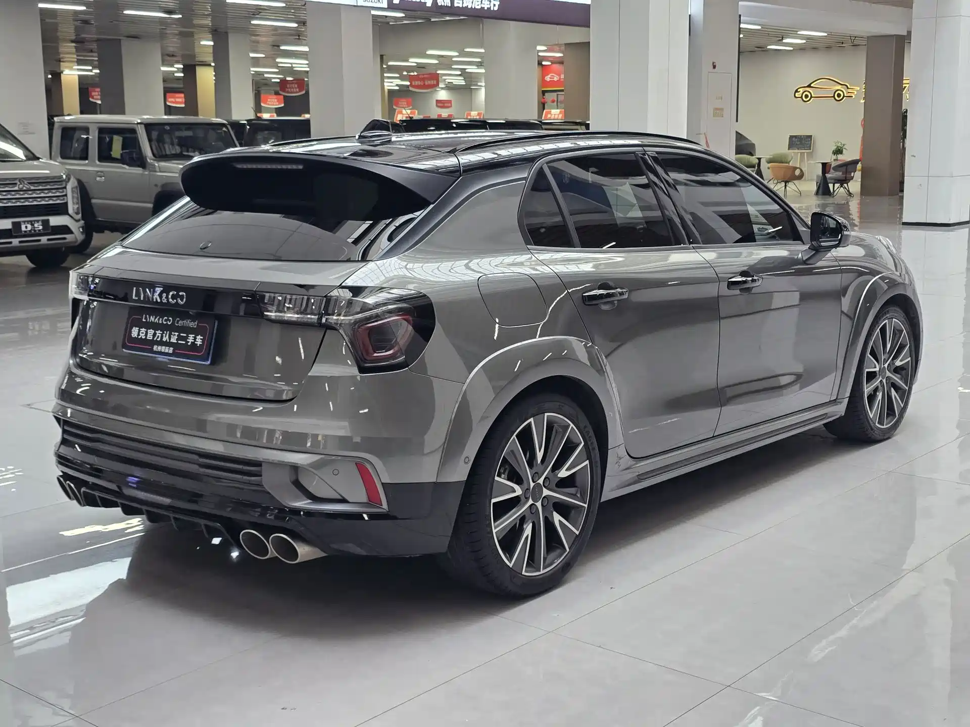 Фото 15 - Lynk & Co 02 Hatchback