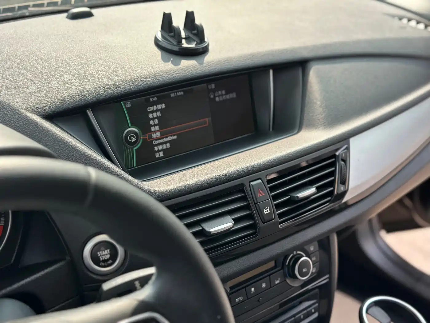 BMW X1 2014 sDrive18i Leading Edition фото 17