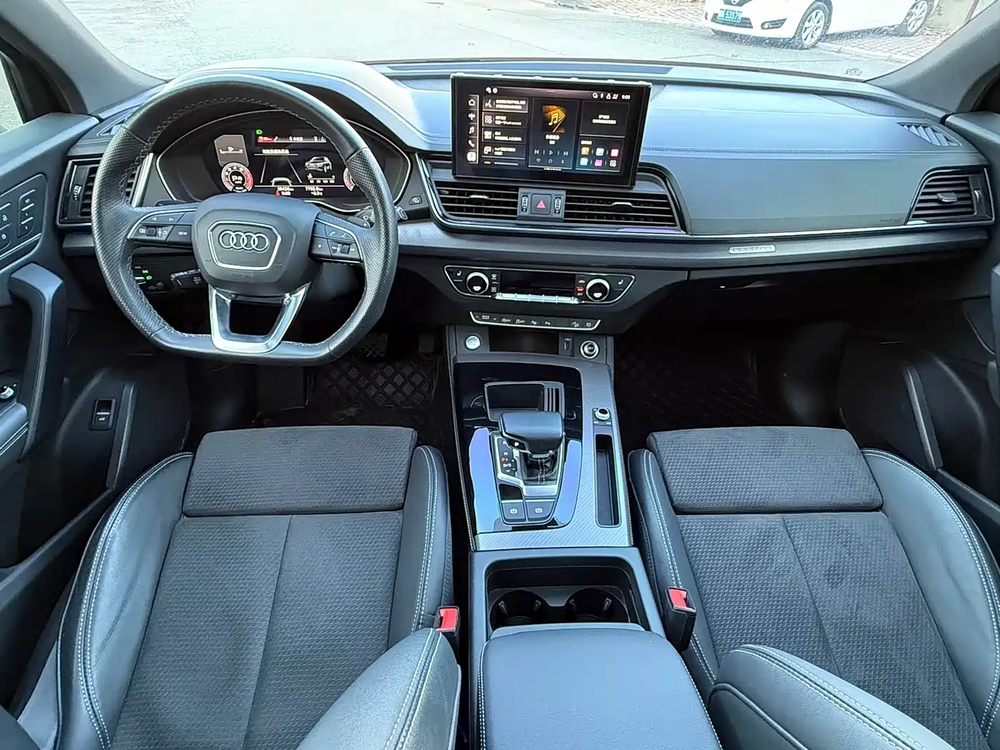 Audi Q5L Sportback 2023 40 TFSI Luxury Style фото 7