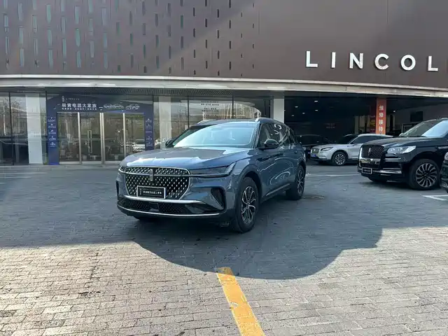 LINCOLN NAVIGATOR
