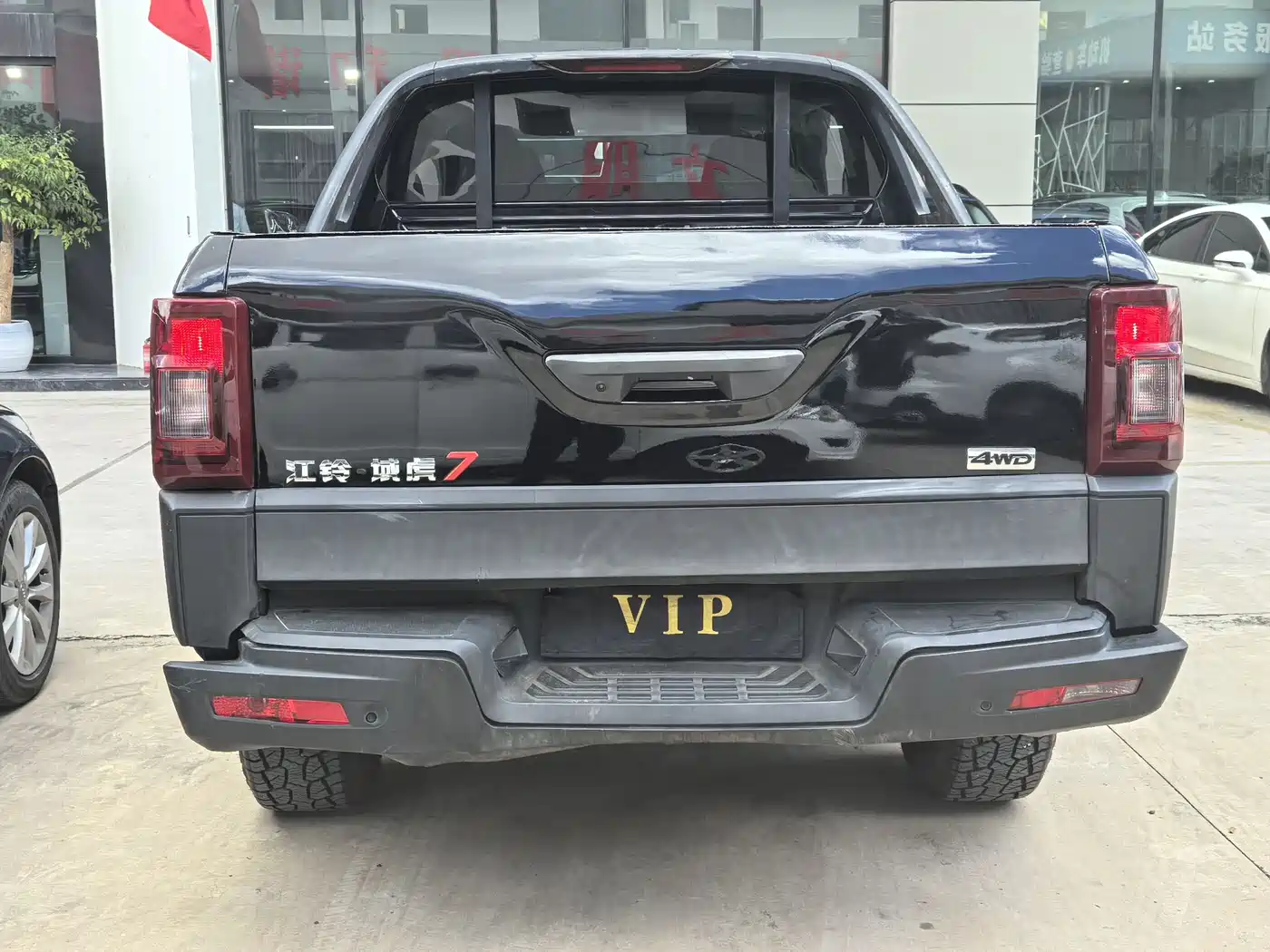 Jiangling Yuhu 7 2022 2022 2.0T Manual Diesel 4WD Comfort Long Wheelbase