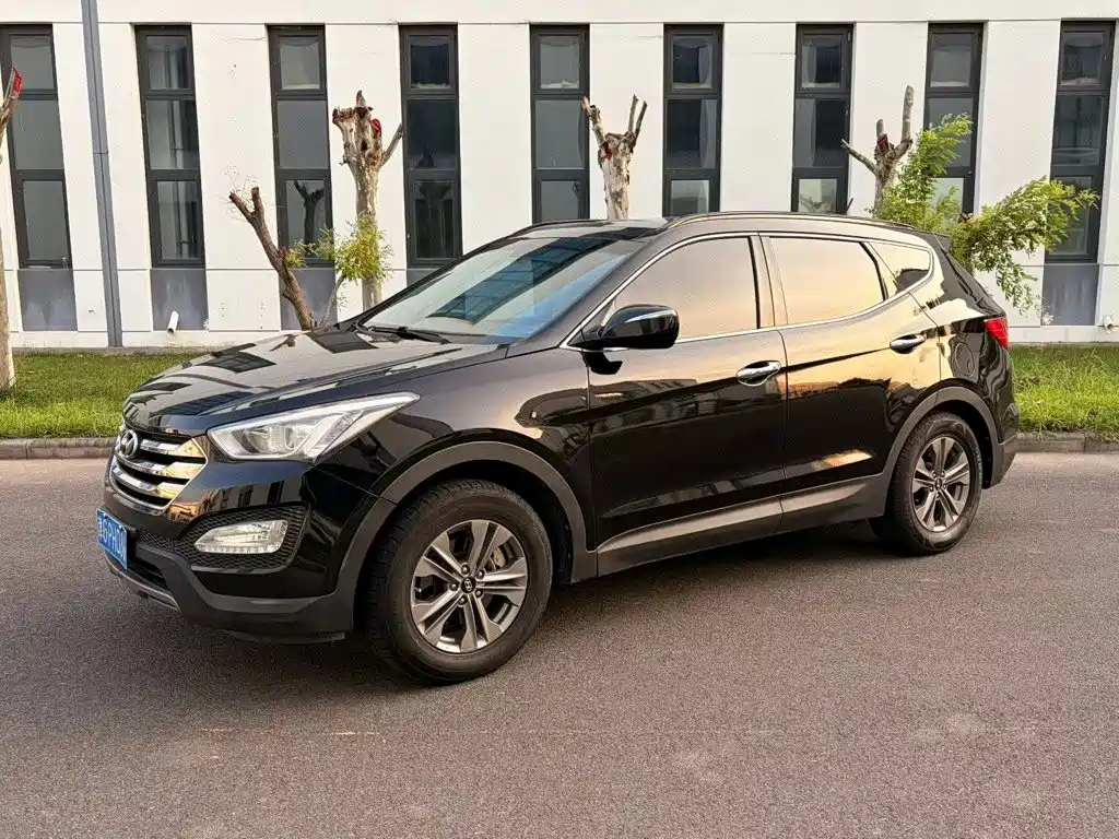 Hyundai Santa Fe 2014 2013 Model 2.4L Automatic 2WD Smart