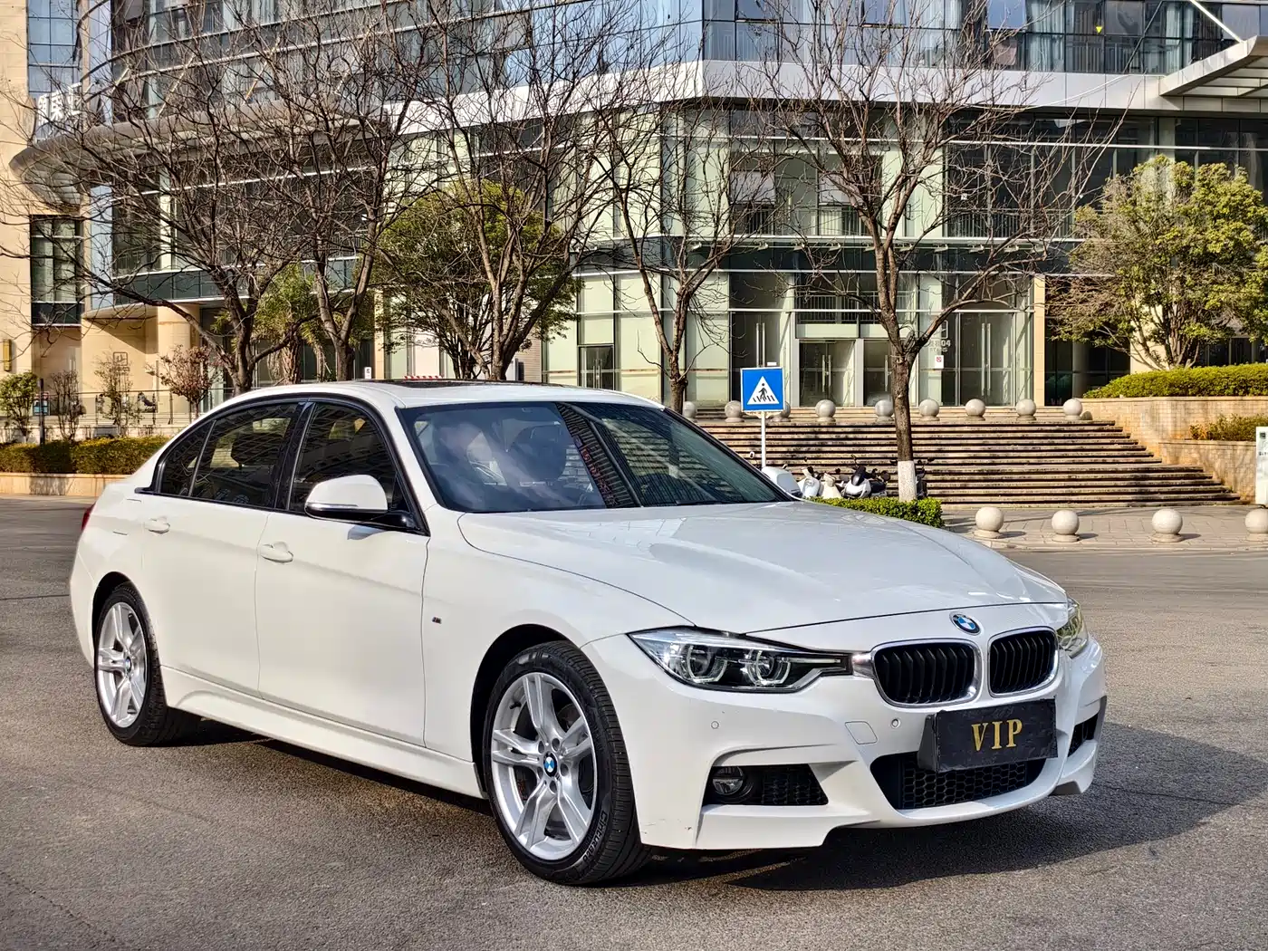 BMW 3 SERIES