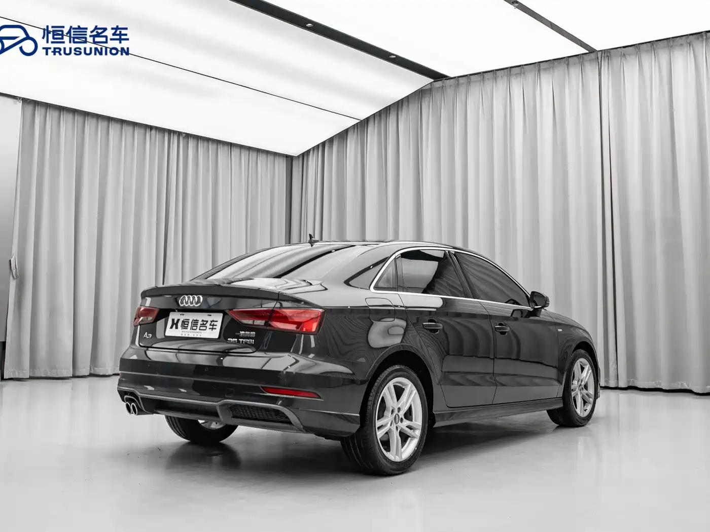 Audi A3 2018 30th Anniversary Limousine 35 TFSI Fashion фото 4