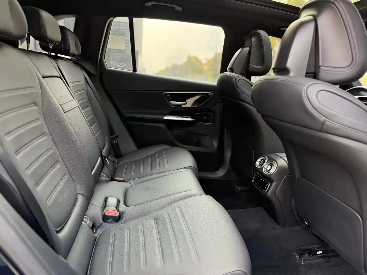 Mercedes-Benz GLC 2024 GLC 260 L 4MATIC Luxury 5-seater фото 9