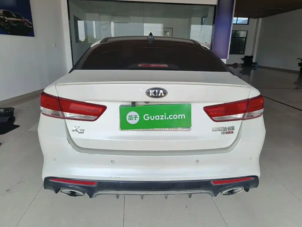 Photo 6 - Kia K5