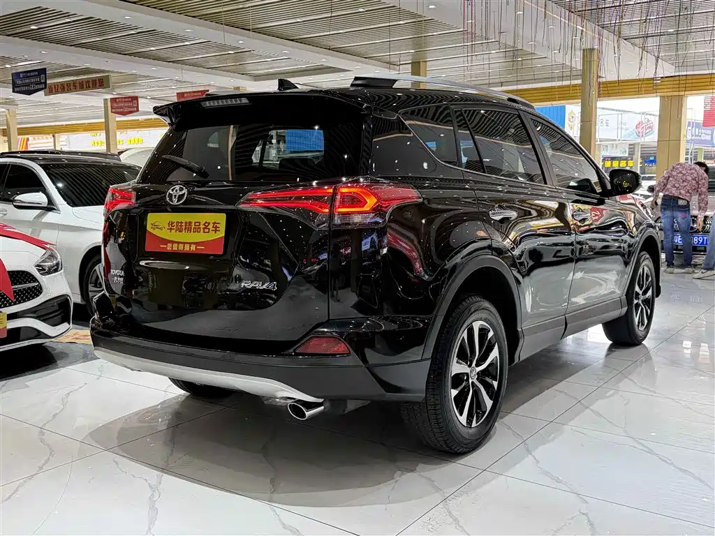 Toyota RAV4 Rongfang 2016 2.0L CVT 2WD Smart (China V) фото 6