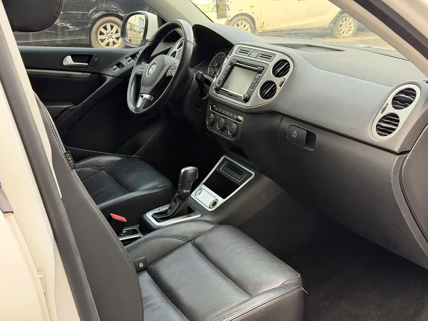 Volkswagen Tiguan 2015 1.8TSI Automatic 2WD Highline фото 6
