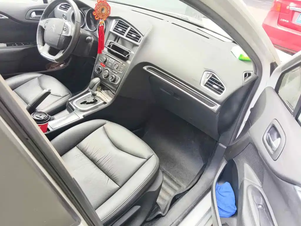 Photo 13 - Citroën C4L