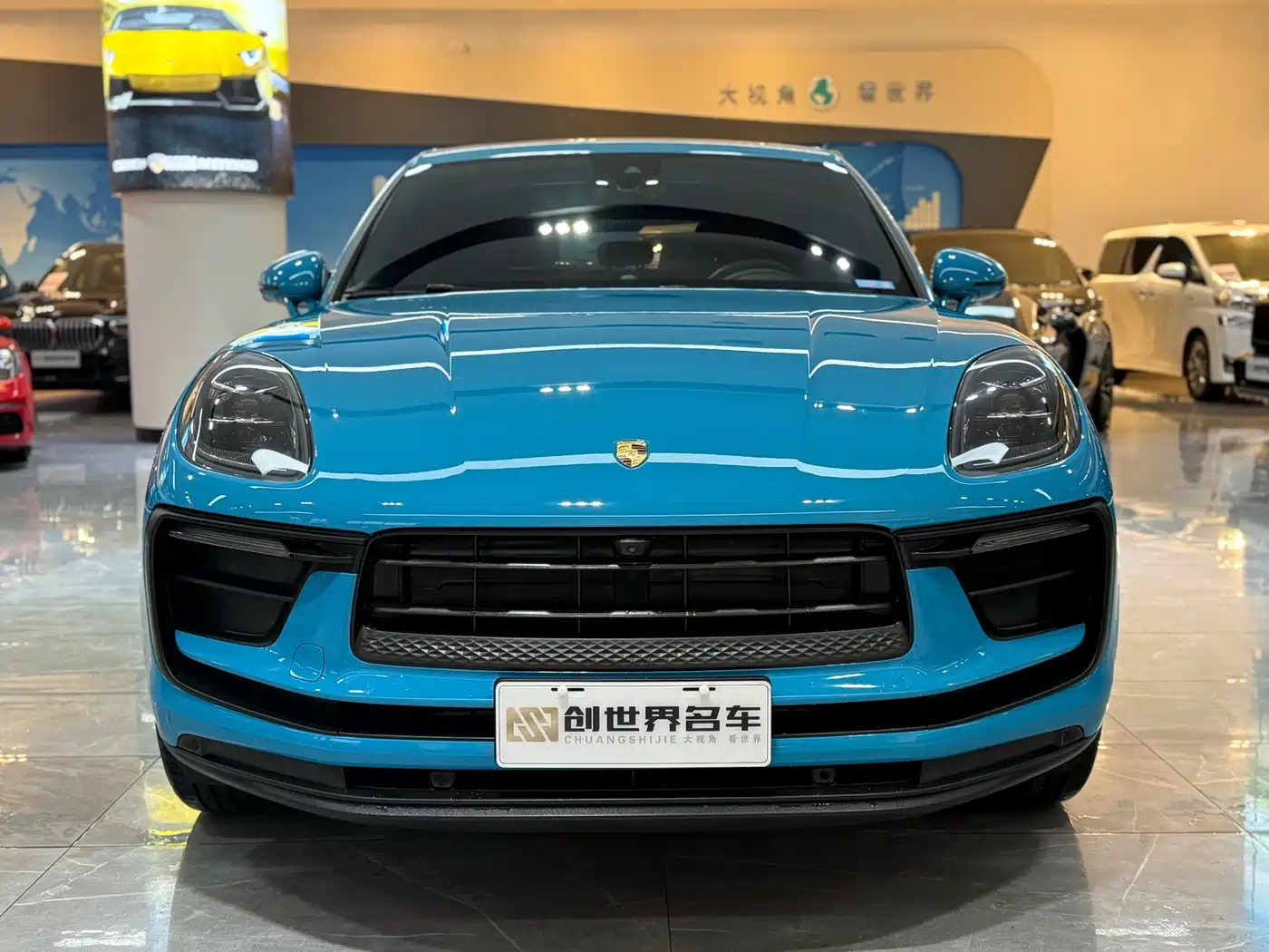 PORSCHE MACAN