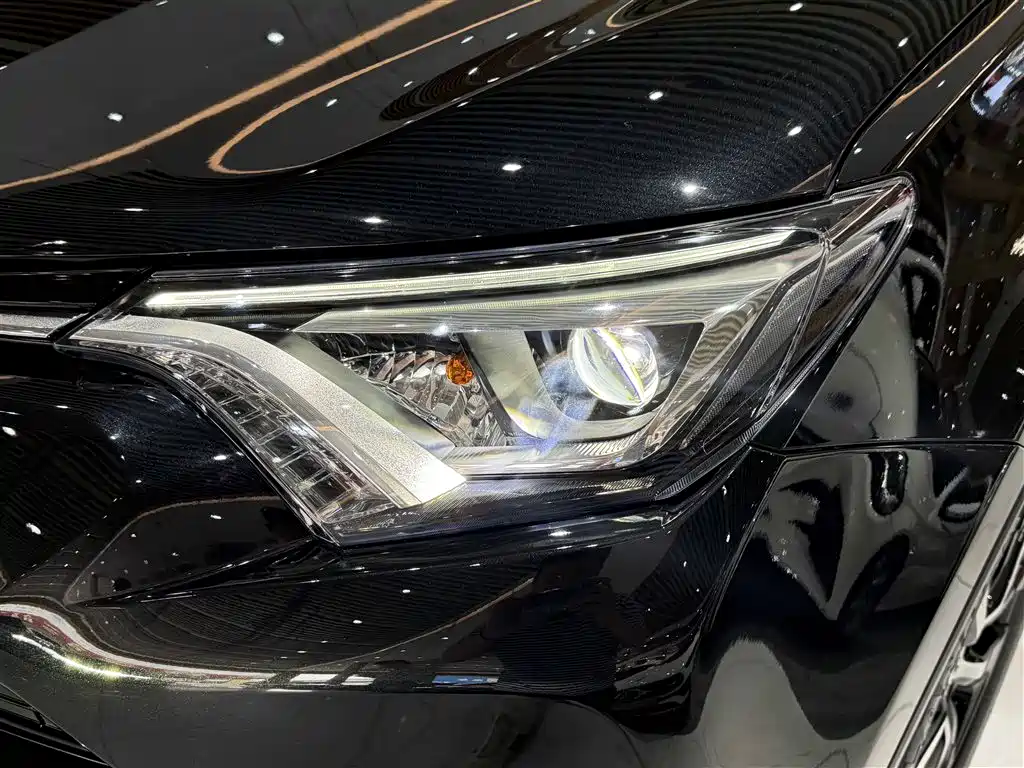 Toyota RAV4 Rongfang 2016 2.0L CVT 2WD Smart (China V) фото 7