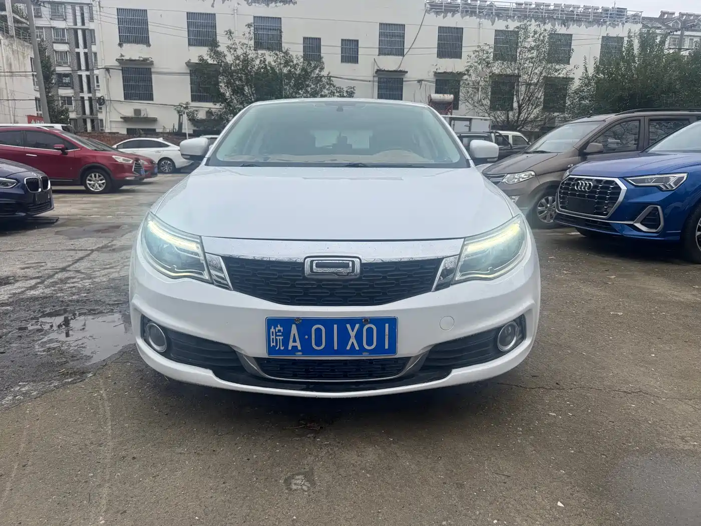 Qoros 3 2015 2014 Hatchback 1.6L Auto Enhanced Joy Version