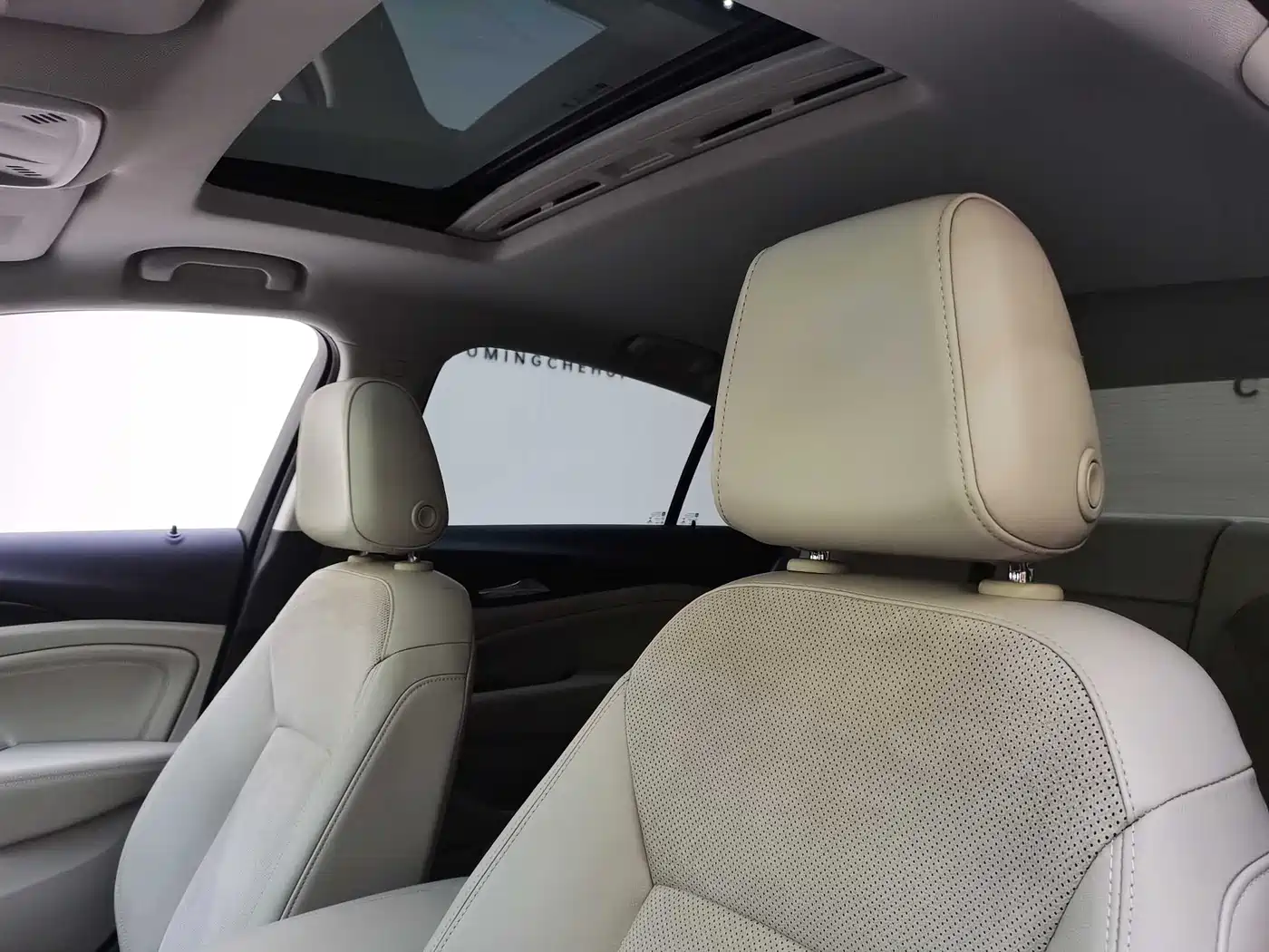 Buick Regal 2017 30H Luxury Model фото 10
