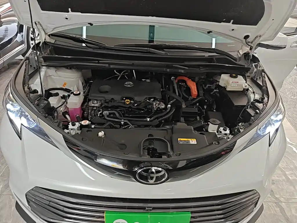 Фото 20 - Toyota Sienna