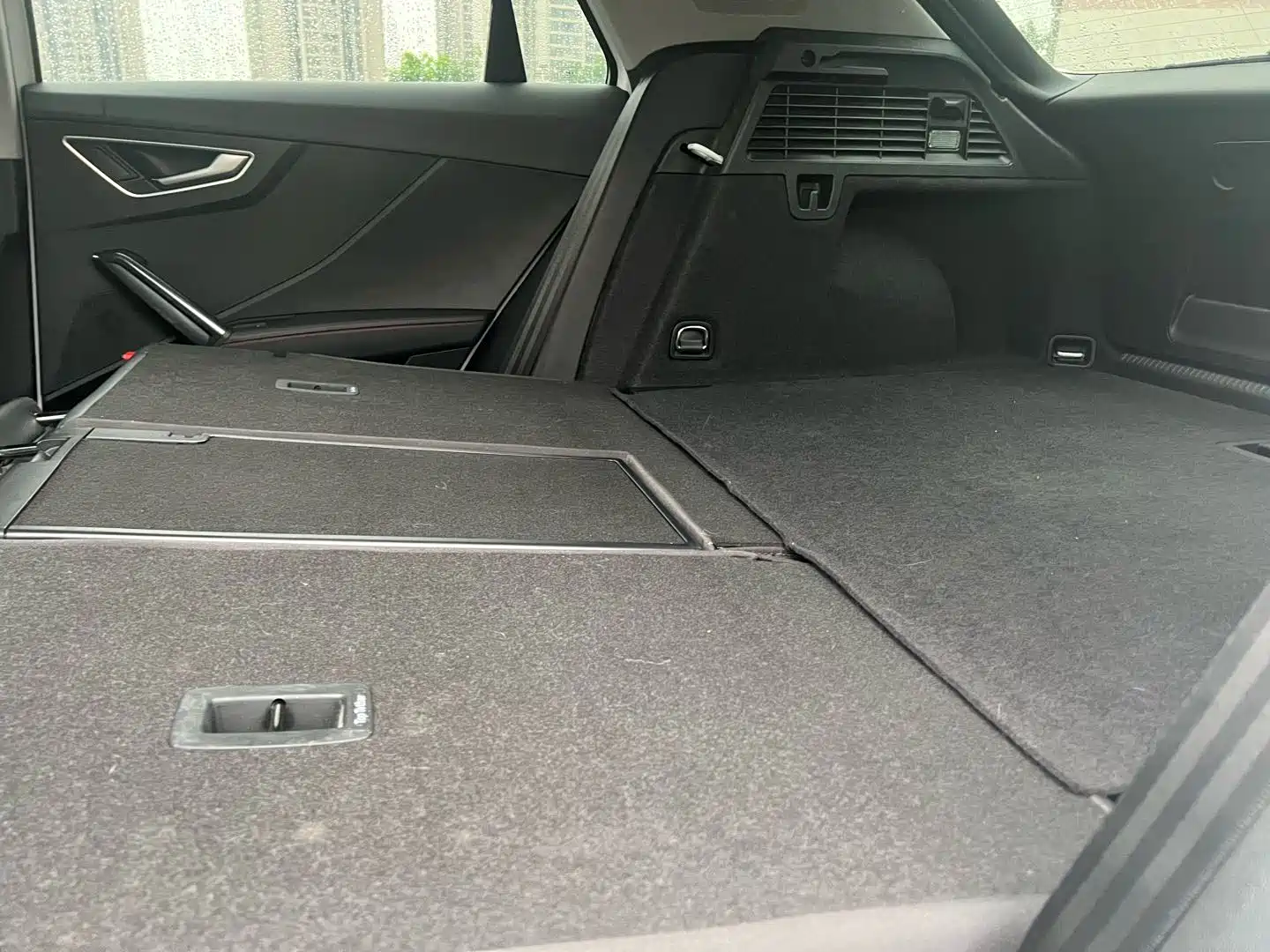 Photo 21 - Audi Q2L