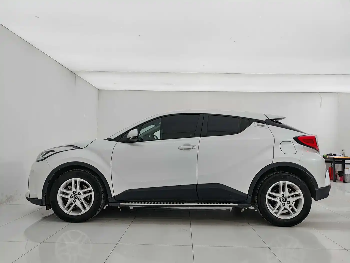 Toyota C-HR 2021 2.0L Comfort Edition фото 11