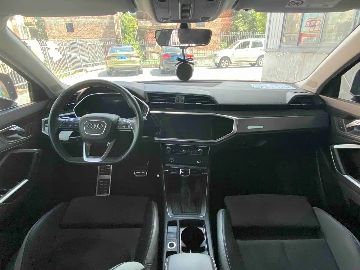 Фото 10 - Audi Q3