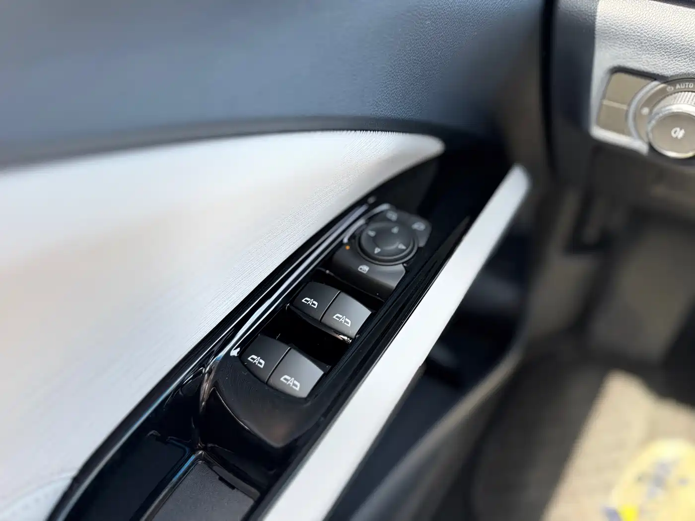 Buick Velite 6 2019 Connected Smart Edition фото 24