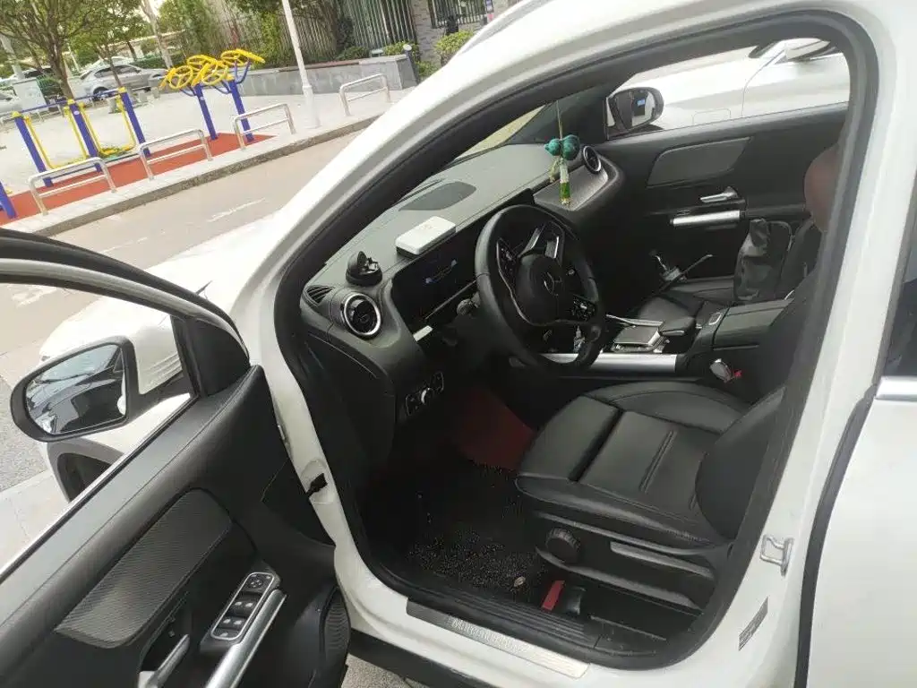 Фото 2 - Mercedes-Benz GLA