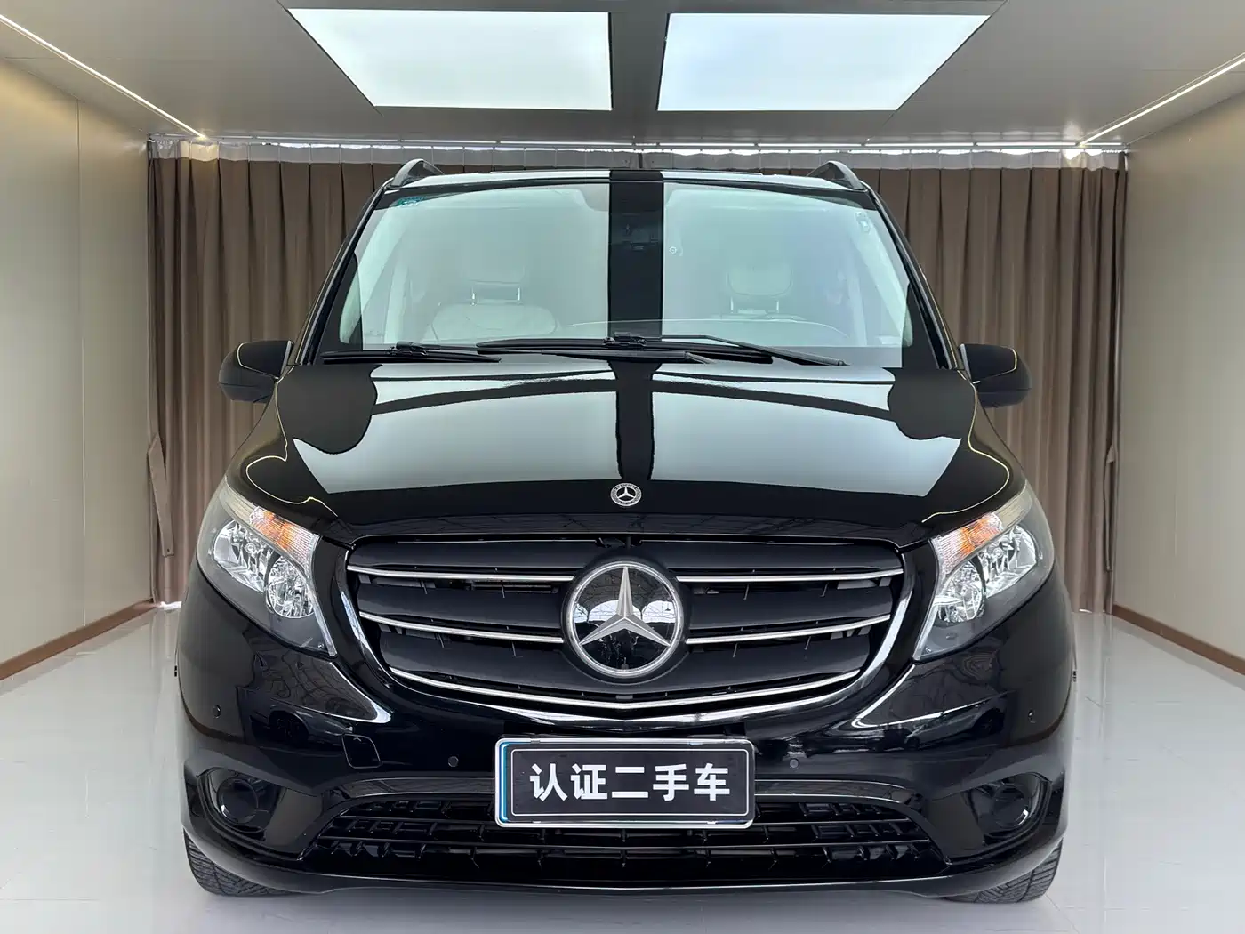 Photo 2 - Mercedes-Benz Vito