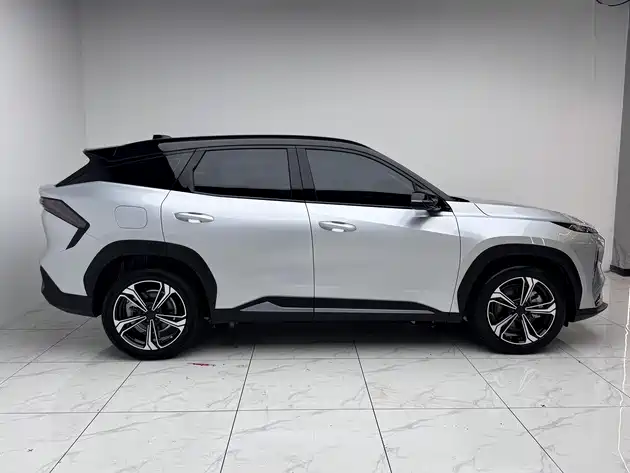 Geely Galaxy Galaxy L7 2025 EM-i 115km Explorer+ Edition фото 8