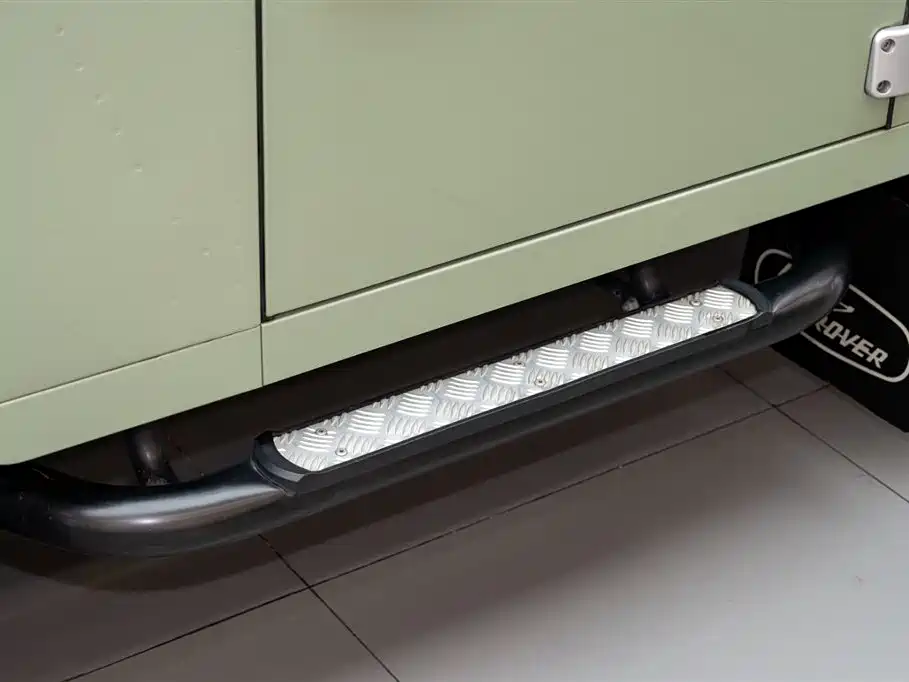 Land Rover Defender фото 17