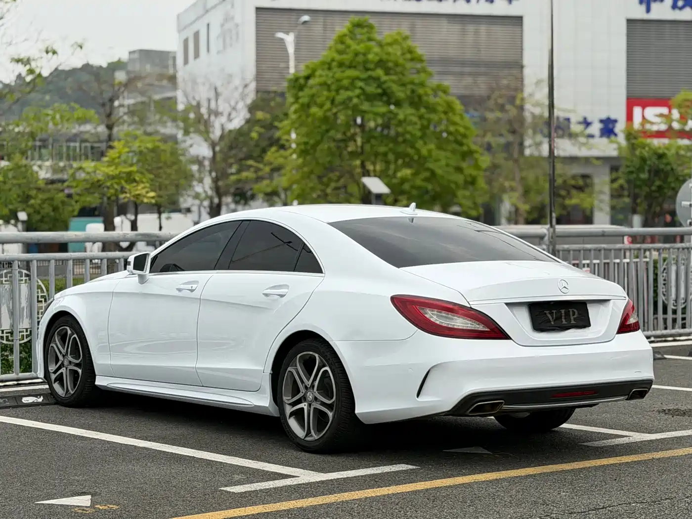 Mercedes-Benz CLS 2016 CLS 260 Edition фото 9