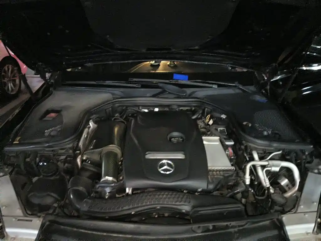 Фото 3 - Mercedes-Benz E-Class