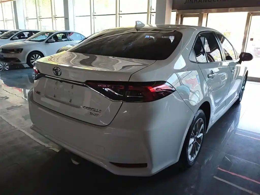 Toyota Corolla 2021 1.2T S-CVT Elite PLUS Edition фото 7