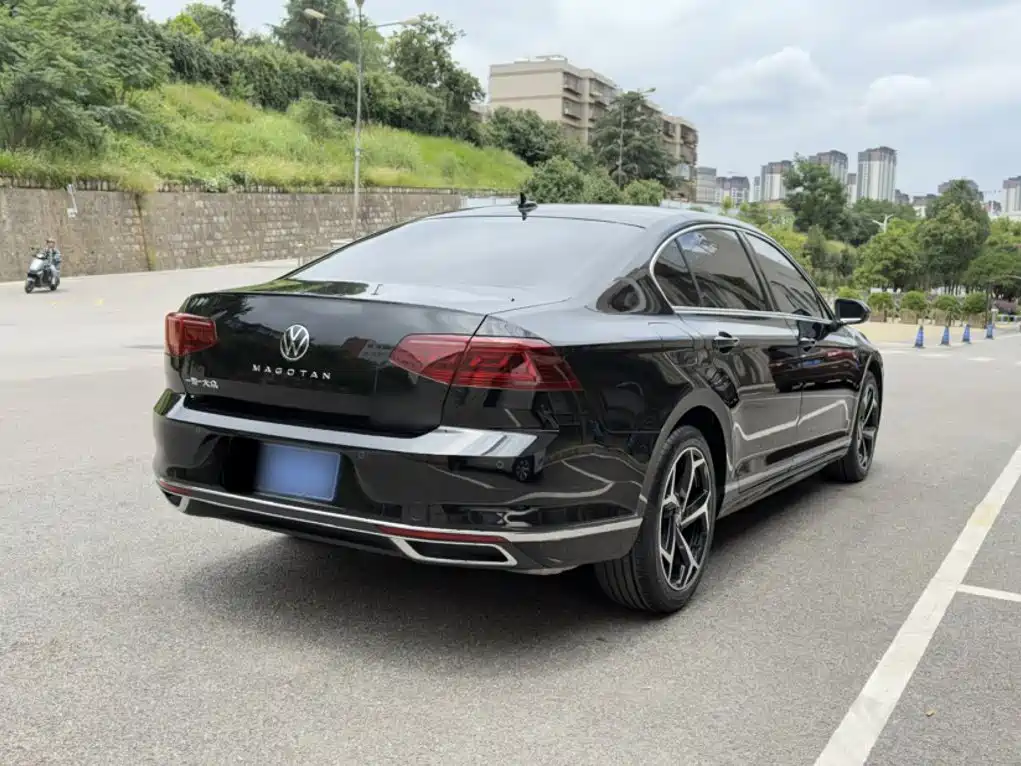 Volkswagen Magotan 2025 2025 Facelift II Public Edition 330TSI DSG Luxury