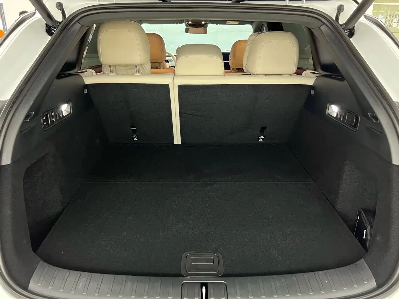 Li Auto i6 2025 2025 2WD Base Model