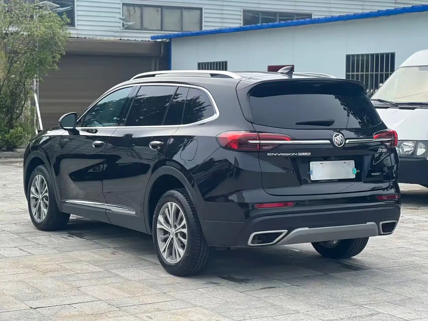 Photo 8 - Buick Envision Plus