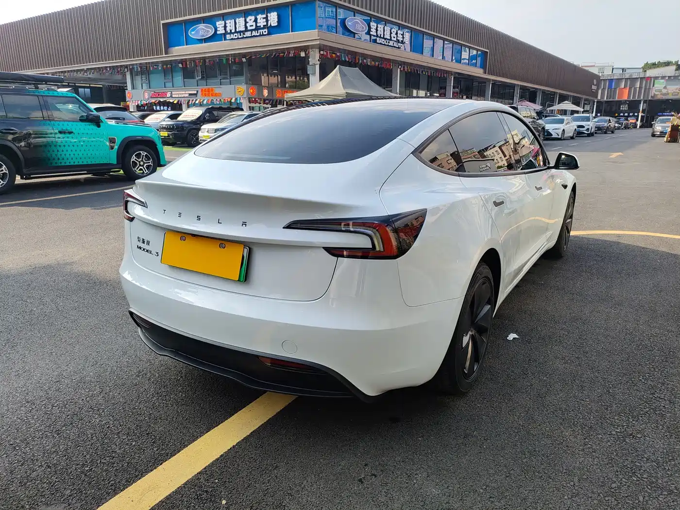 Tesla Model 3 2026 2025 Model Year Facelift Rear-Wheel Drive