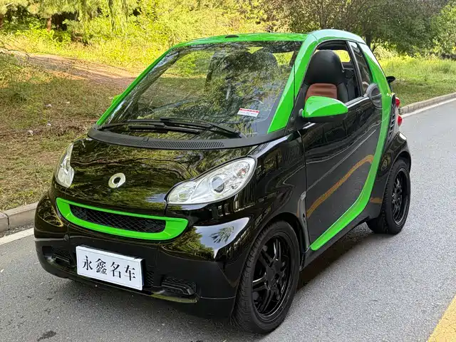  smart smart fortwo 2011 1.0T Convertible Burning Orange Edition