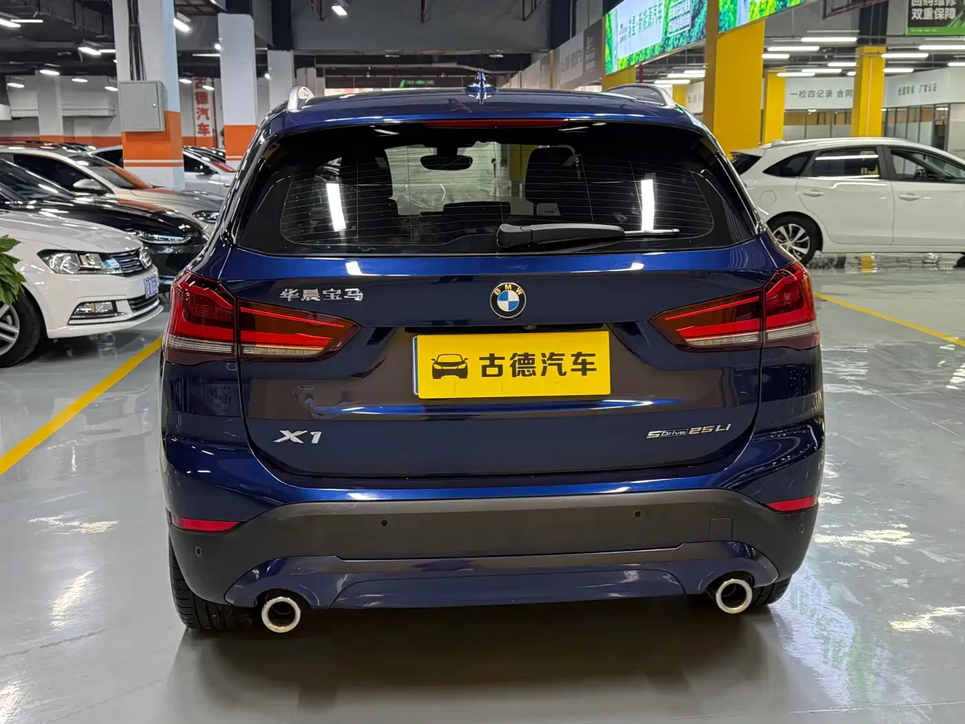 BMW X1 2020 sDrive25Li Leading Model фото 6
