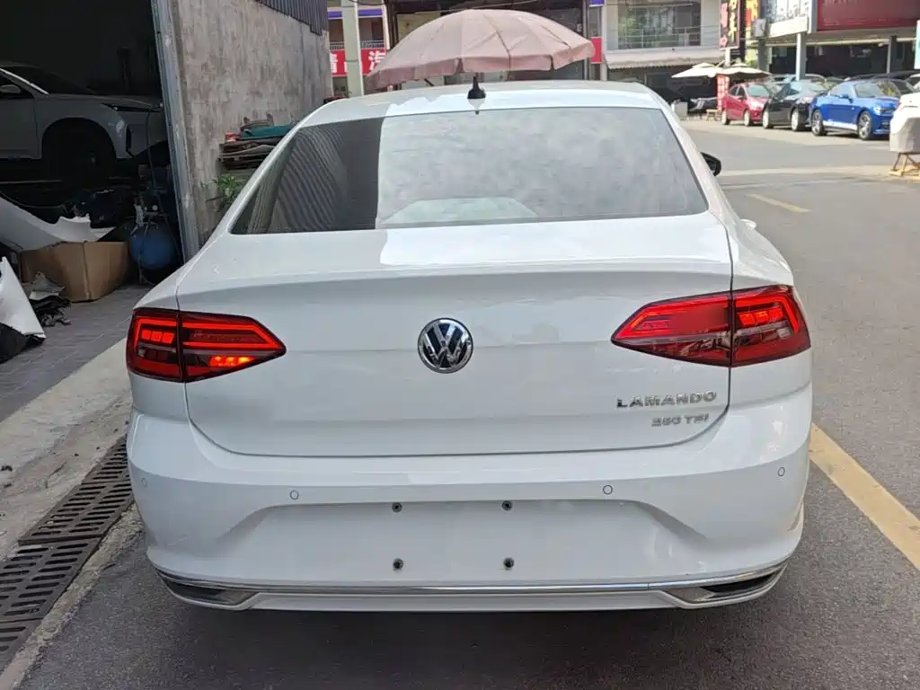 VOLKSWAGEN LINGDU