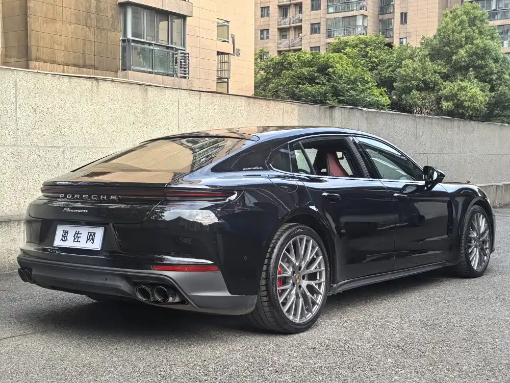 PORSCHE PANAMERA