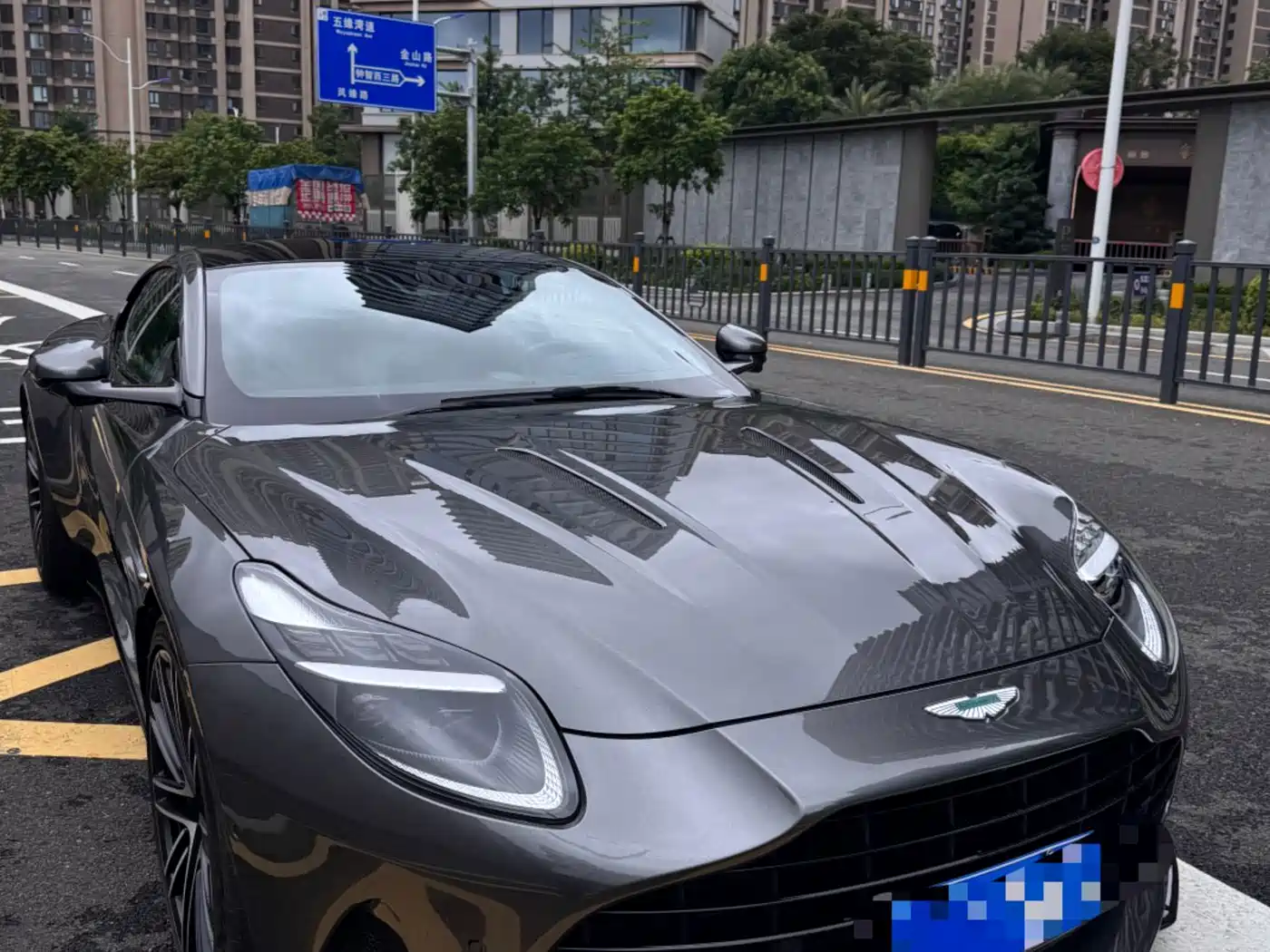 Aston Martin DB12 2024 2025 4.0T V8 Coupe