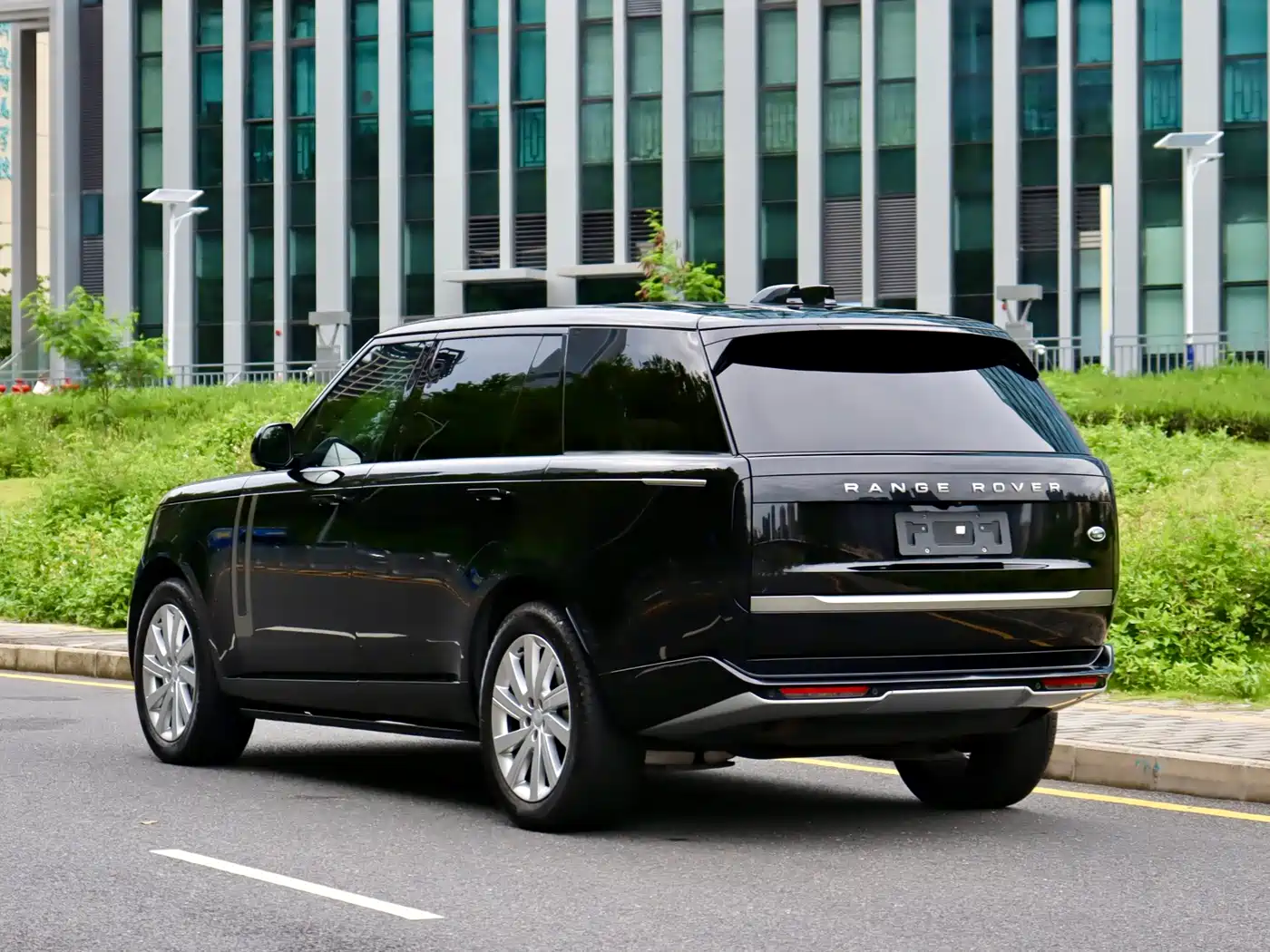 Land Rover Range Rover 2023 2023 3.0 L6 400PS Golden Age 7-Seater Long Wheelbase