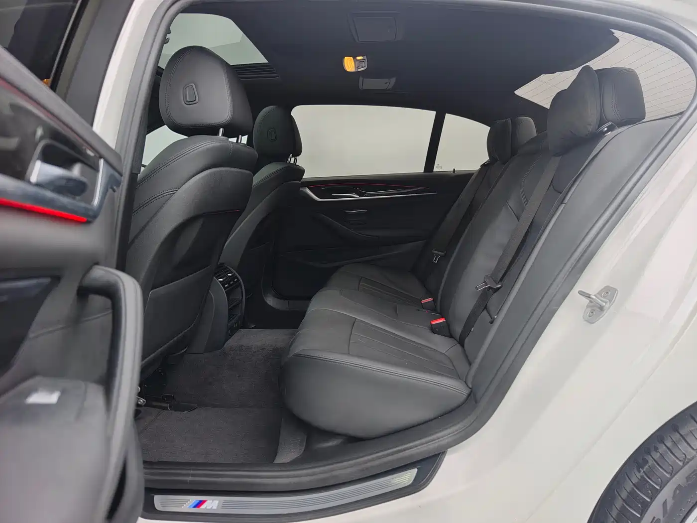 BMW 5 Series 2018 525Li M Sport Package фото 15