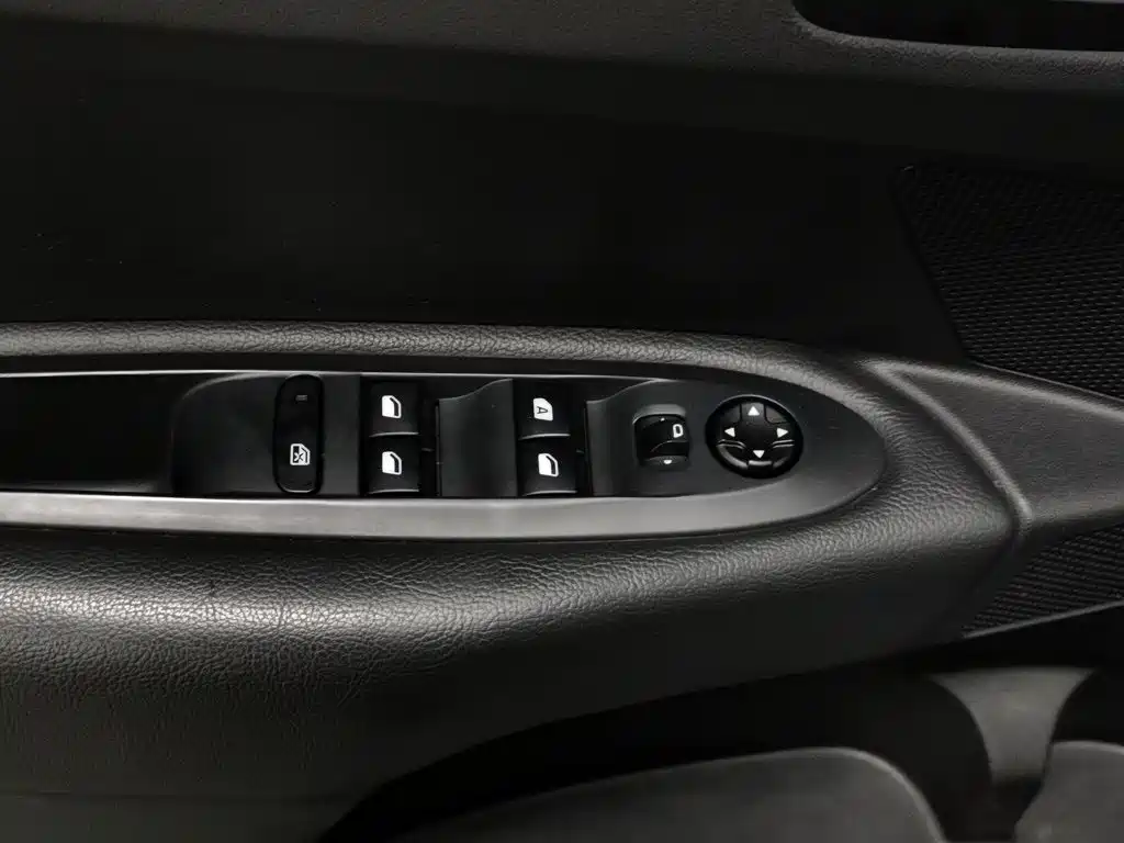 Citroën C4 C-Quatre 2017 2016 1.6L Automatic Luxury Model