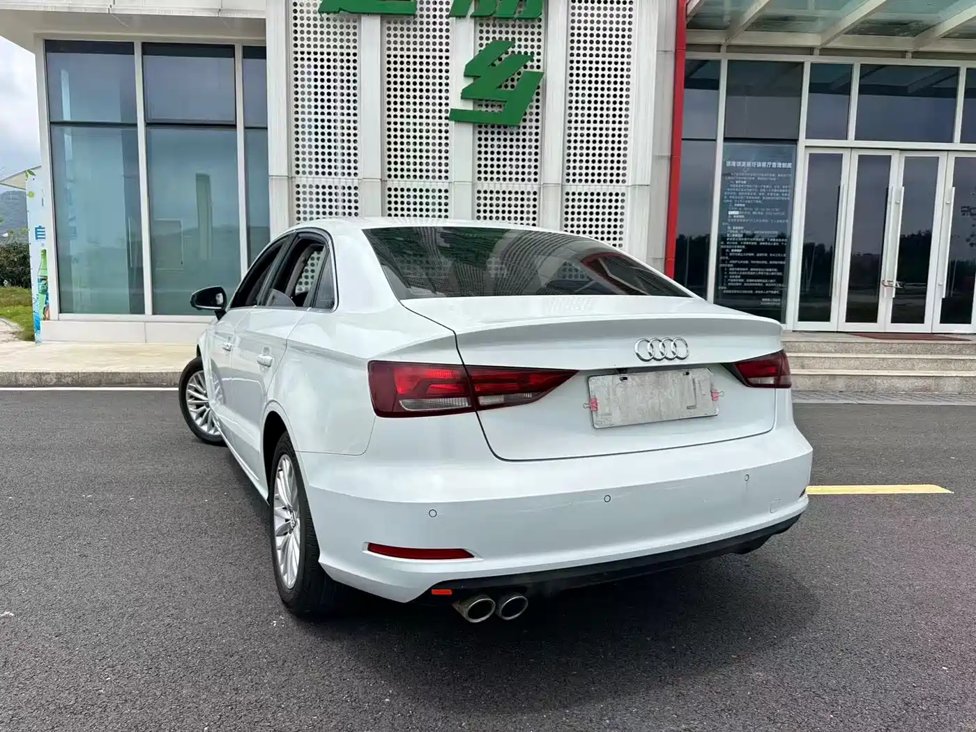 Audi A3 2016 Limousine 35 TFSI Progressive фото 3
