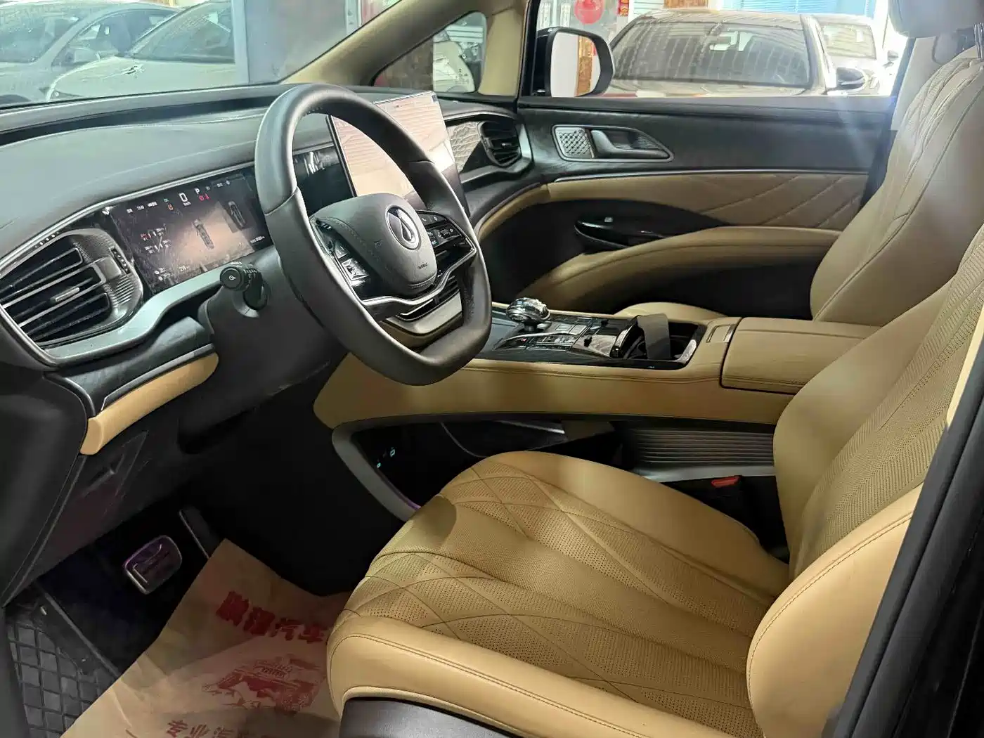 Denza D9 2025 DM-i Smart Driving Edition 1100 FWD Flagship фото 5