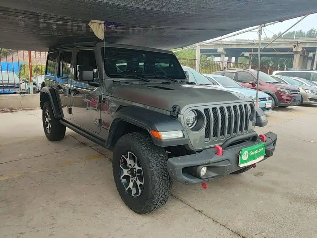 Фото 4 - Jeep Wrangler