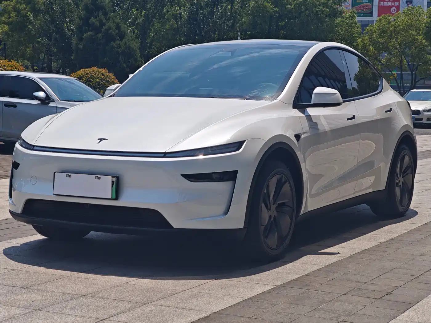 Tesla Model Y 2026 Long Range Rear-Wheel Drive