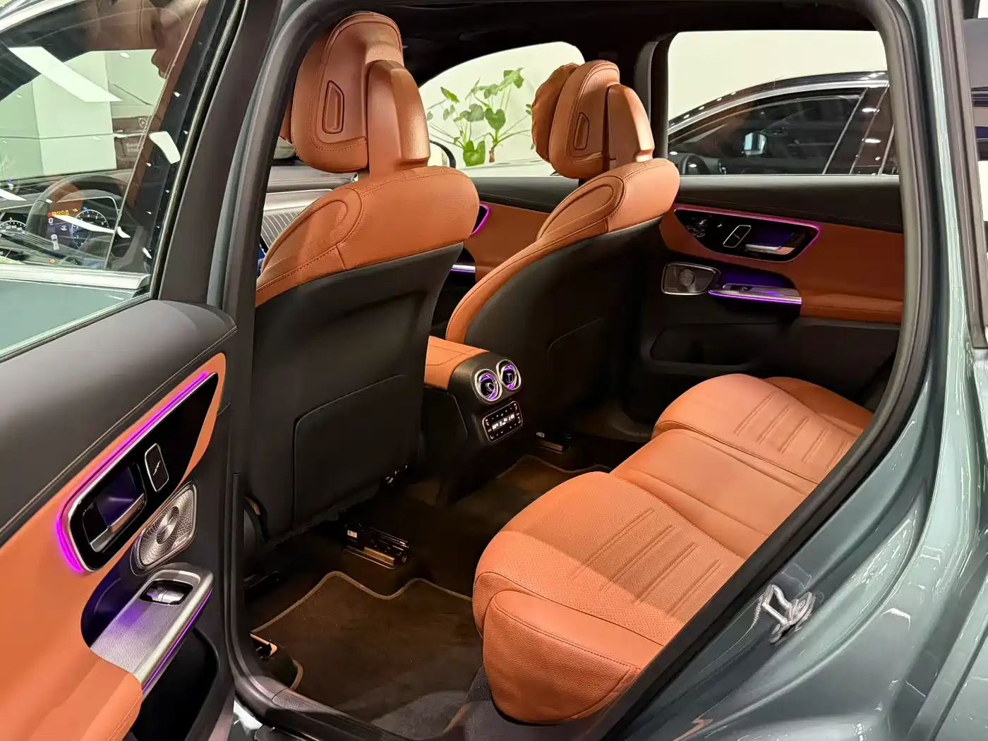 Mercedes-Benz GLC 2025 GLC 300 L 4MATIC Luxury 5-seater фото 8