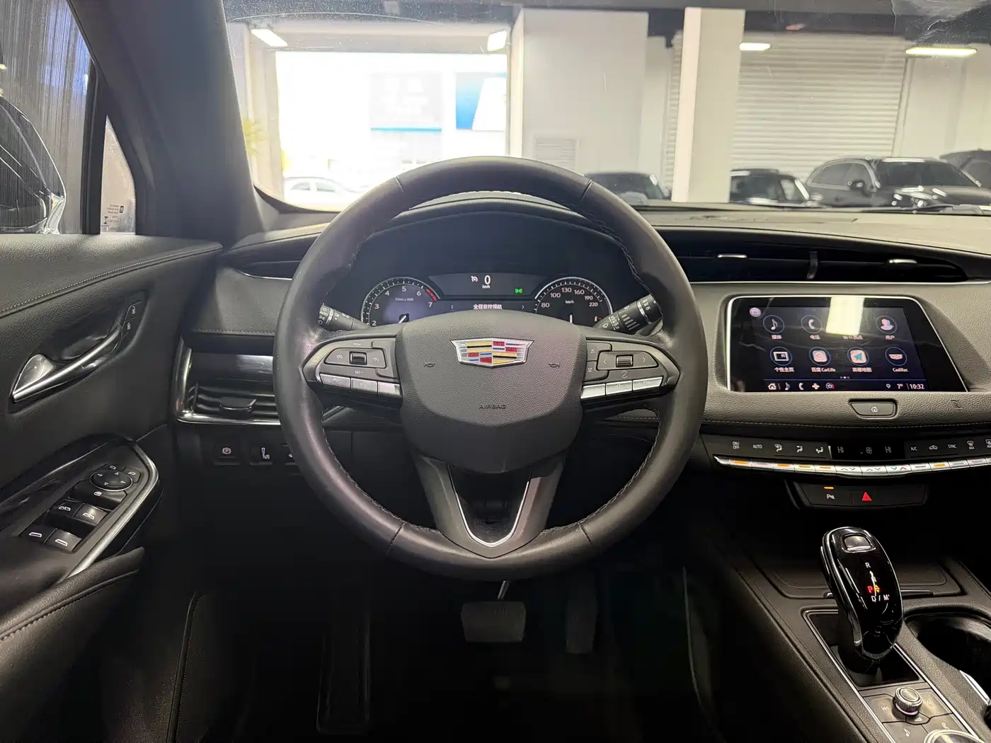CADILLAC XT4