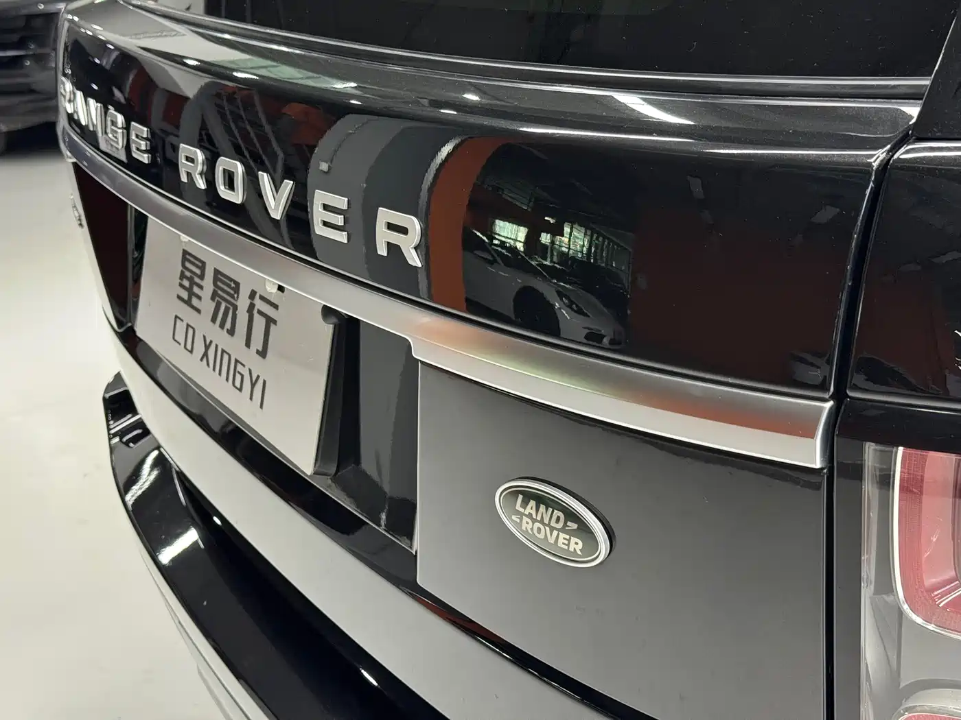 Land Rover Range Rover 2022 3.0 L6 360PS Heritage Edition фото 11
