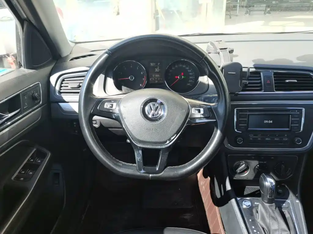 Фото 11 - Volkswagen Lavida
